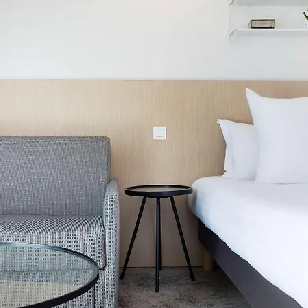Western Les Rives Du Ter Hotel