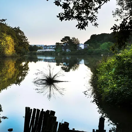 Western Les Rives Du Ter