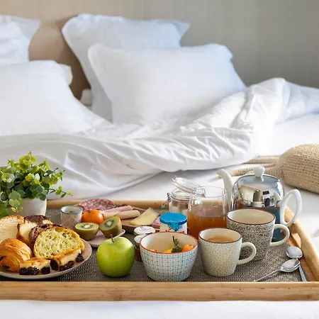 Western Les Rives Du Ter Hotel 4*
