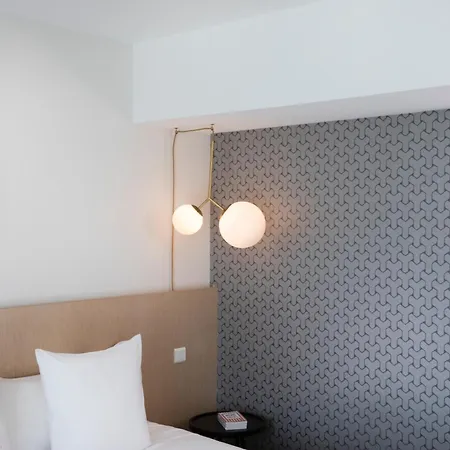 Hotel Western Les Rives Du Ter 4*